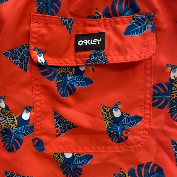 Men’s Oakley Tropical Orange Toucan Swim Trunks. Size Large - 5 inch inseam. - Picture 7 of 15